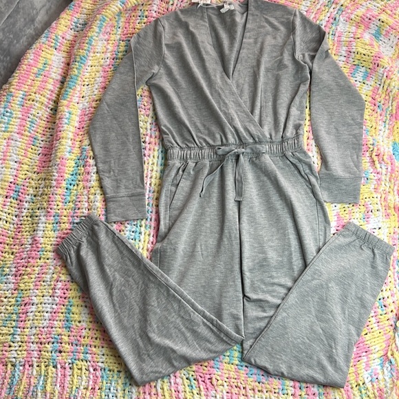 NWT Splendid x Cella Jane Supersoft Surplice Jumpsuit Gray Size Small - Picture 6 of 16